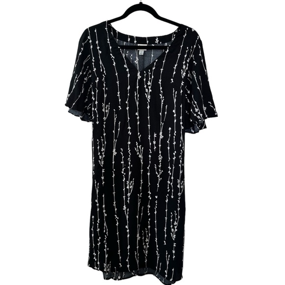 Black w/ White floral print midi dress by A New Day Size Medium - Picture 3 of 4